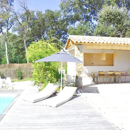 Prázdninový dům Superb Private Pool *